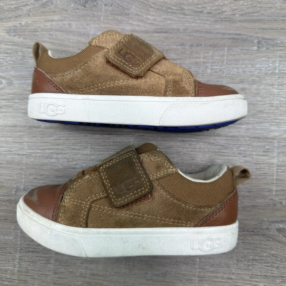 UGG kids rennon